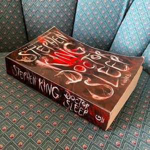 Doctor Sleep Softcover Novel by Stephen King. Sequel to The Shining.